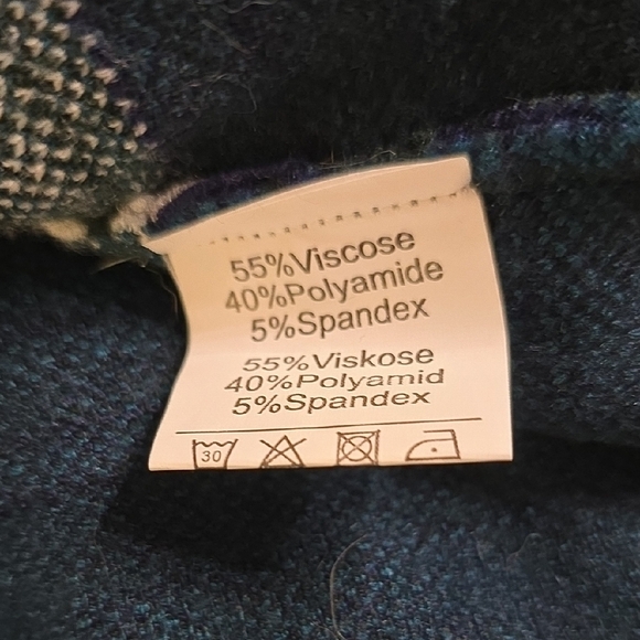 Paul Jones Men's Patterned Cardigan in Blue, Orange, and White - Picture 11 of 15